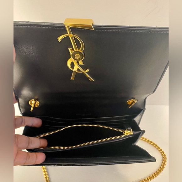 YSL MEDIUM VICKY WALLET IN A CHAIN MARINE BLUE (NOT BLACK) PATENT LEATHER - Picture 8 of 12